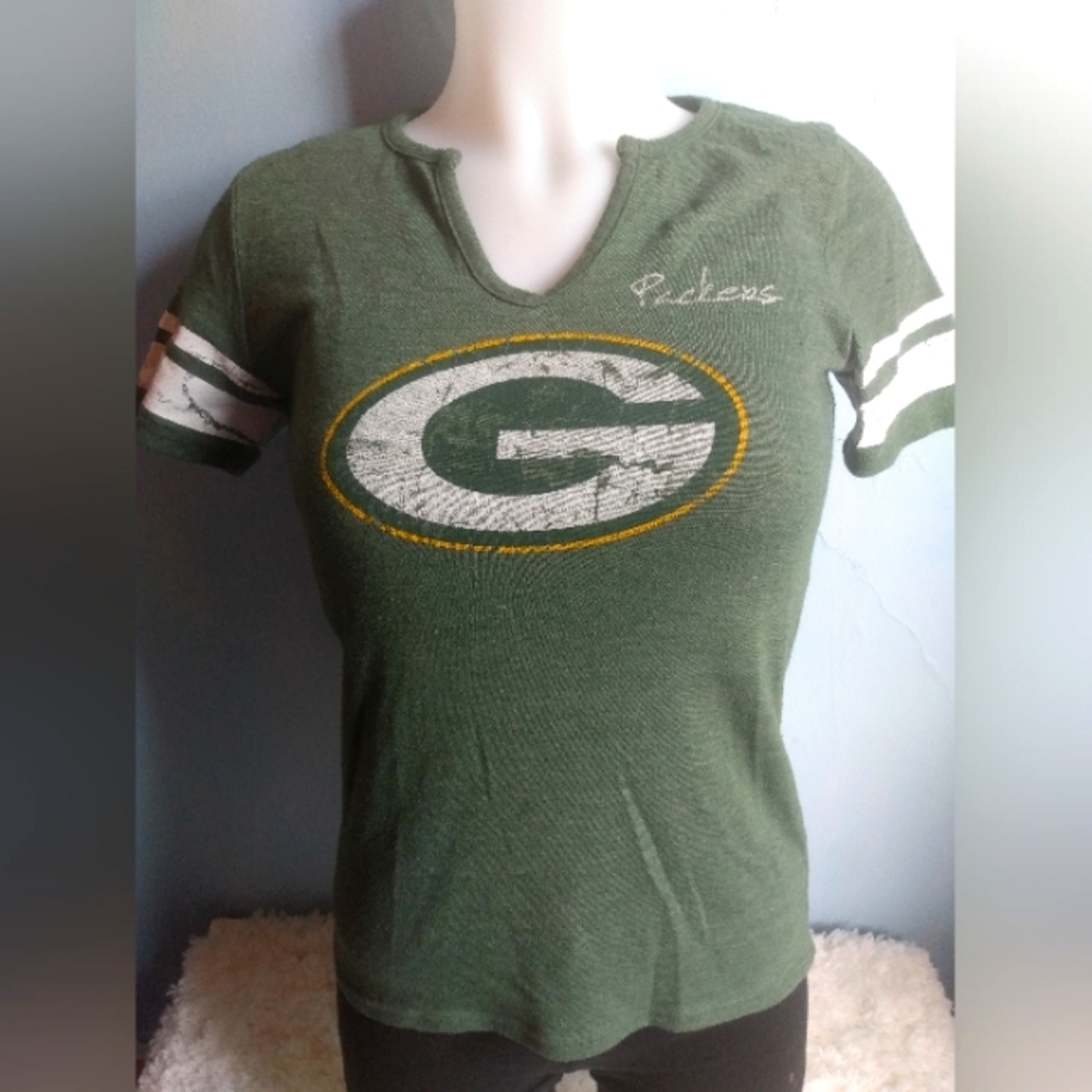 Majestic Green Bay Packers woman's size small v neck shirt